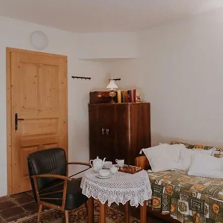 Koroska Hisa Pri Lipi, Boutique *